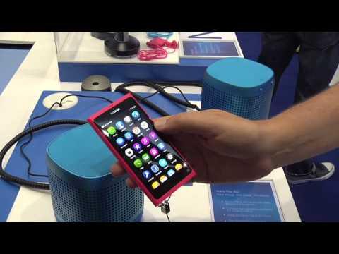 CommunicAsia 2011: Nokia N9 Demo