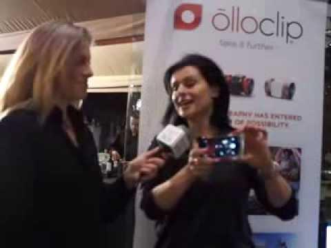 #MWC14 Olloclip Demos Their IPhone Clip-On Lens